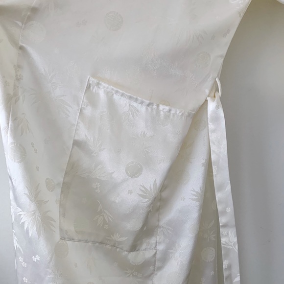 Silky Ivory Asian Printed Robe XS/S - Picture 7 of 8
